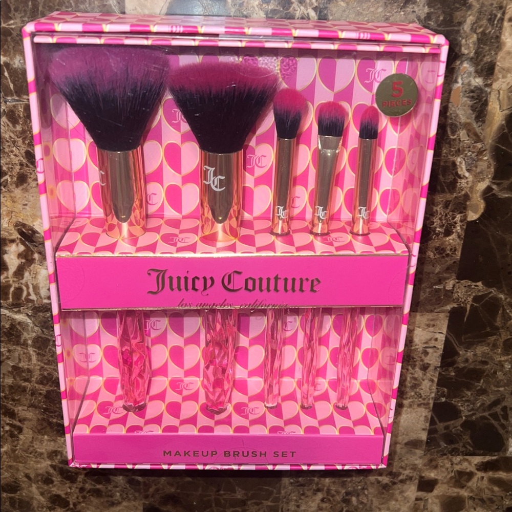 ✅ NWT Juicy Couture Brush Collection